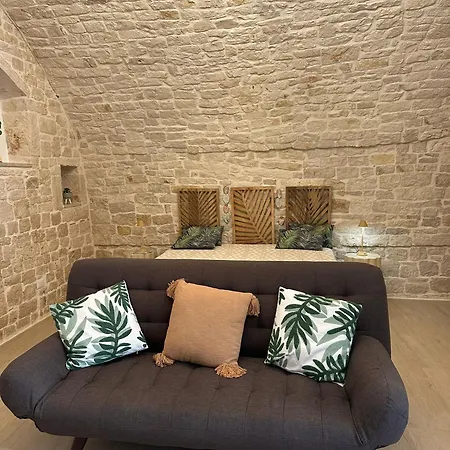 Antica Roma 122 * Sammichele Di Bari